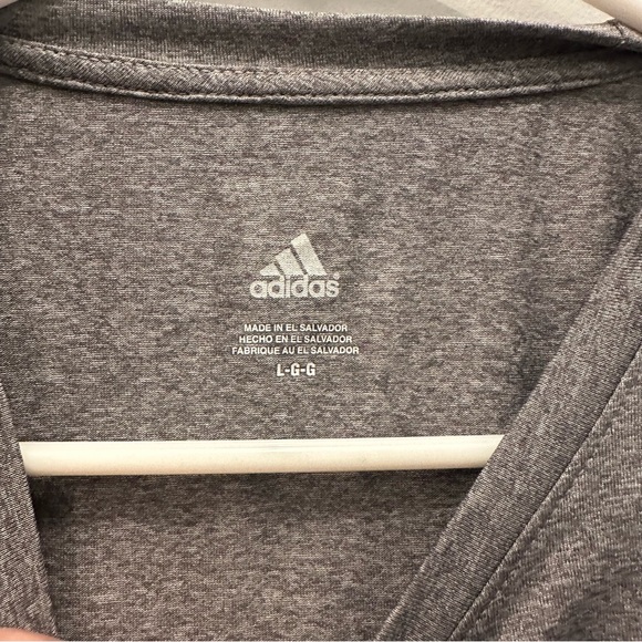 NWOT Adidas U of M Long Sleeve shirt. Men’s Large. - Picture 2 of 5